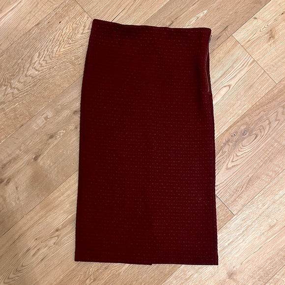 Loft soft stretch high waisted burgundy skirt size XXS - Picture 3 of 5